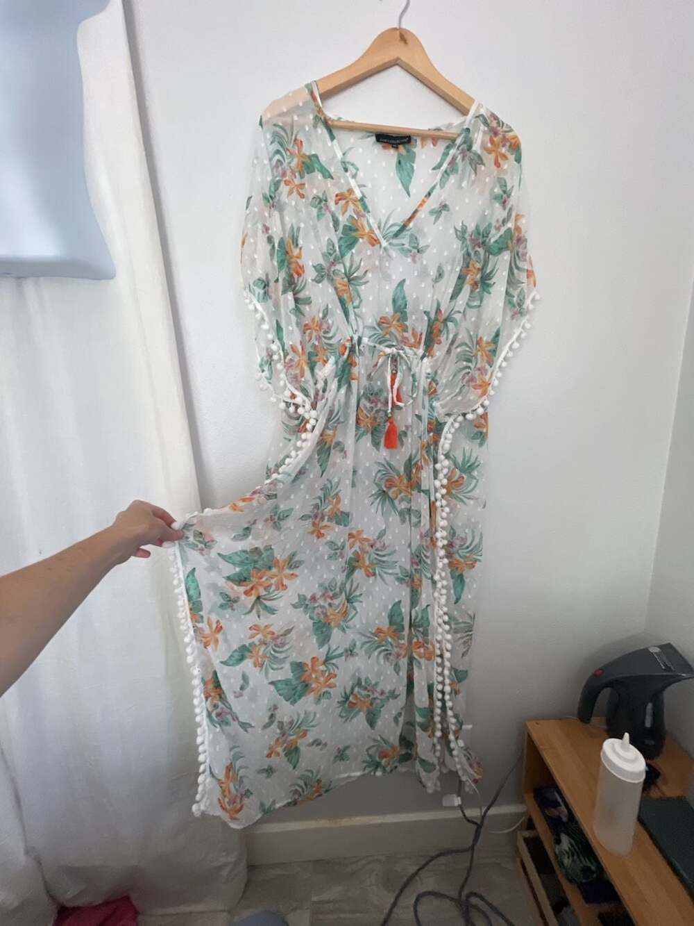 Club Z Collection Floral Cover Up 
Size 2XL
POMPOMS
drawstring
Summer
Beach